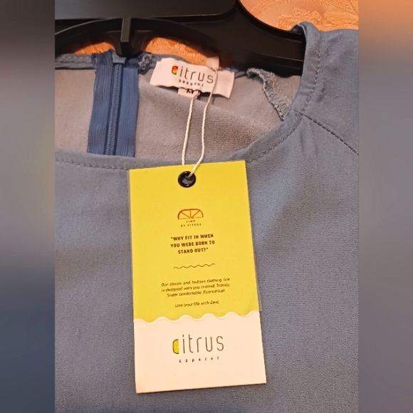 Citrus Apparel Blue Balloon Sleeve Blouse Medium NWT - Picture 10 of 15